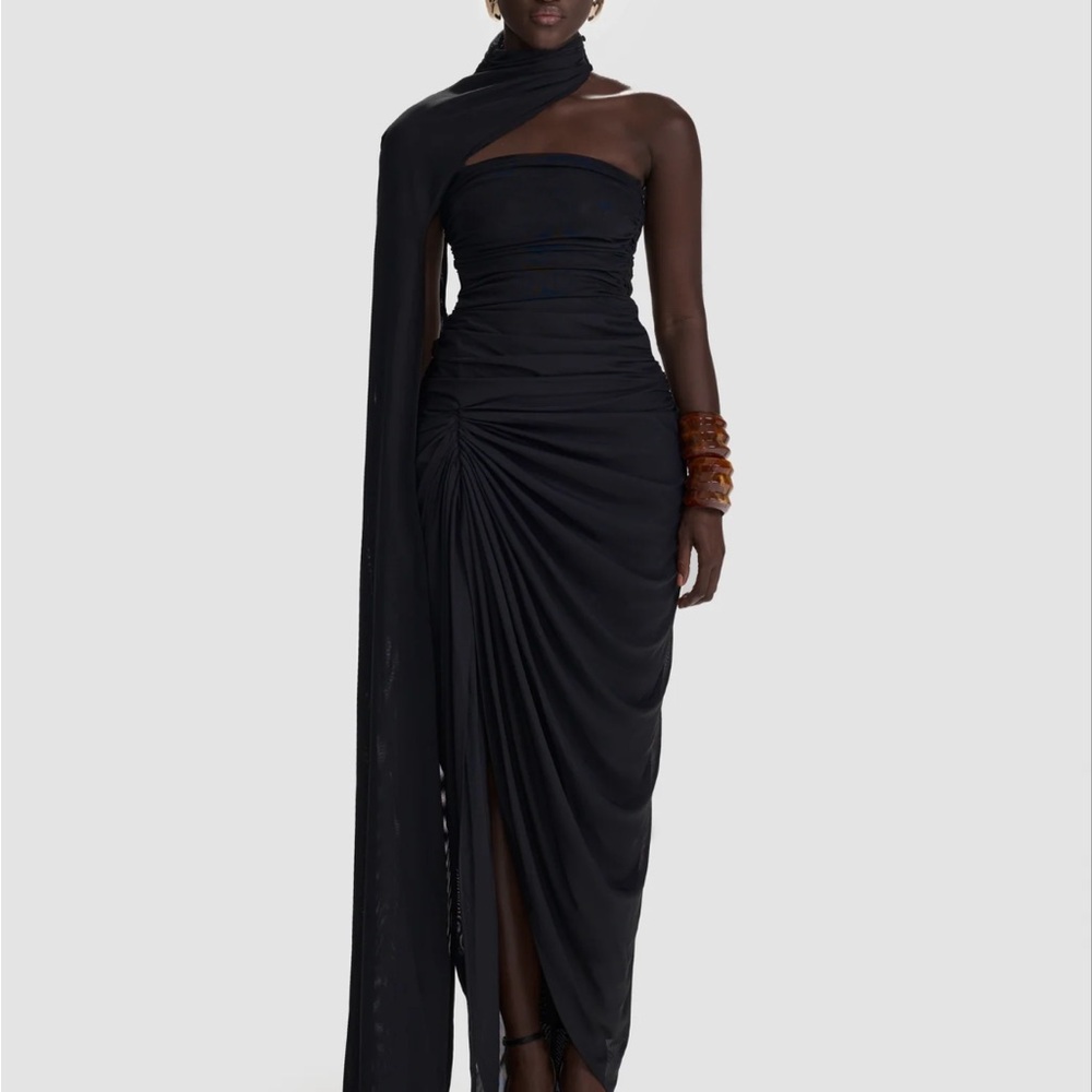 Elegant Black One-Shoulder Dress